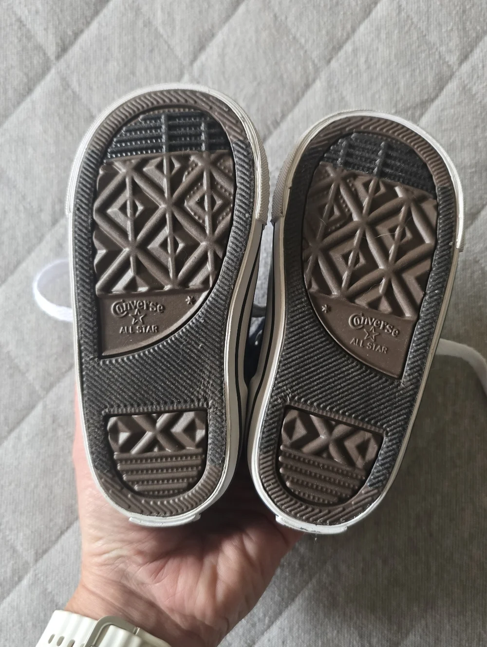 Converse‎ Chuck Taylor All Star Axel Mid ShoeNavy Infant Toddler Size 6